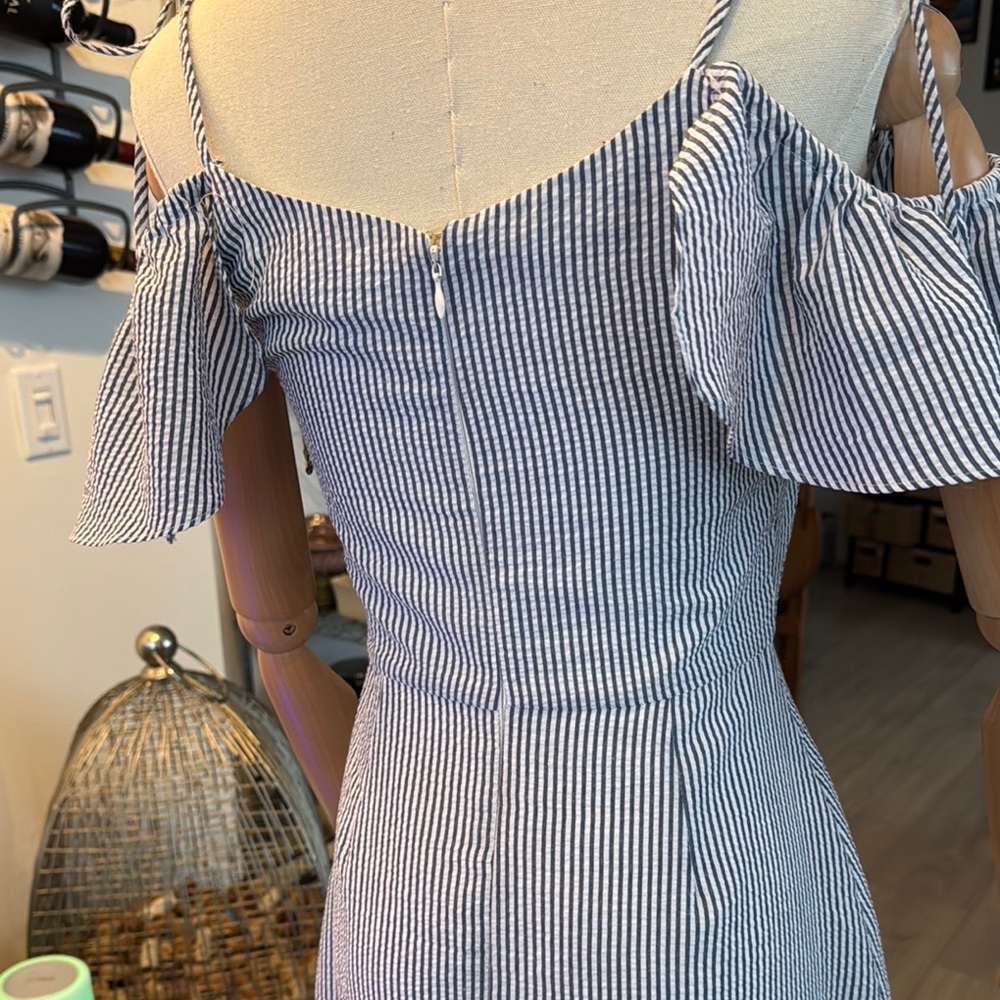 NEW Wayf Seersucker Blue Ruffle Hem Dress SzXS - Picture 8 of 11